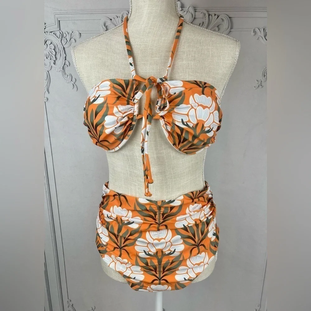 Three Piece-Set Bali Floral Bikini Swimsuit and Pareo Coverup - Picture 4 of 11